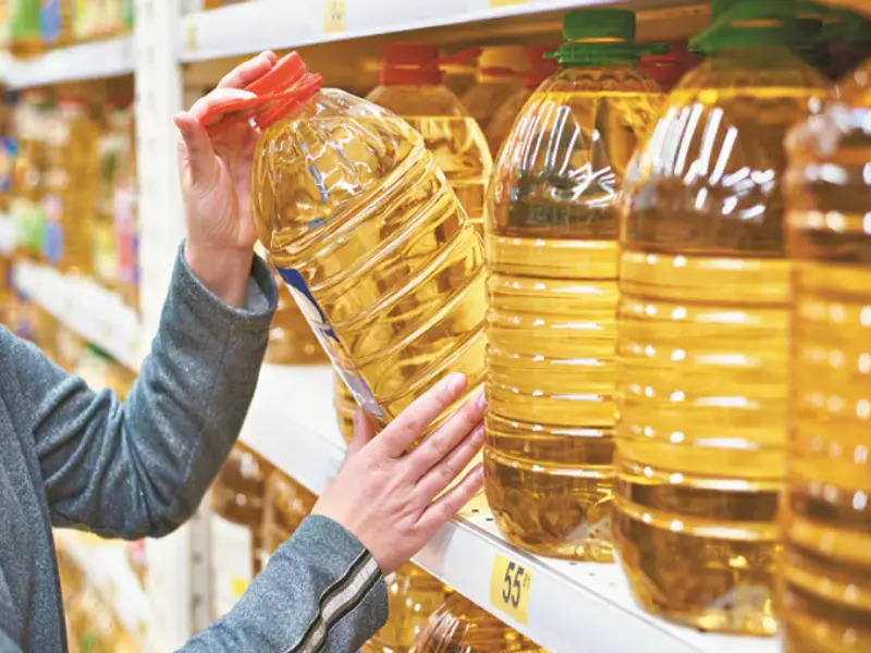 Bulk Edible Oil Import: Palm vs Sunflower Oil. Sunflower Oil Ukraine vs Palm Oil Malaysia Import Guide. Top Edible Oils in Global Trade and How to Source Them Safely. RUWAD AL TASAHEEL LLC. Global agricultural commodity trade network connecting bulk buyers with verified suppliers for wheat, sugar, edible oils, rice and halal meat