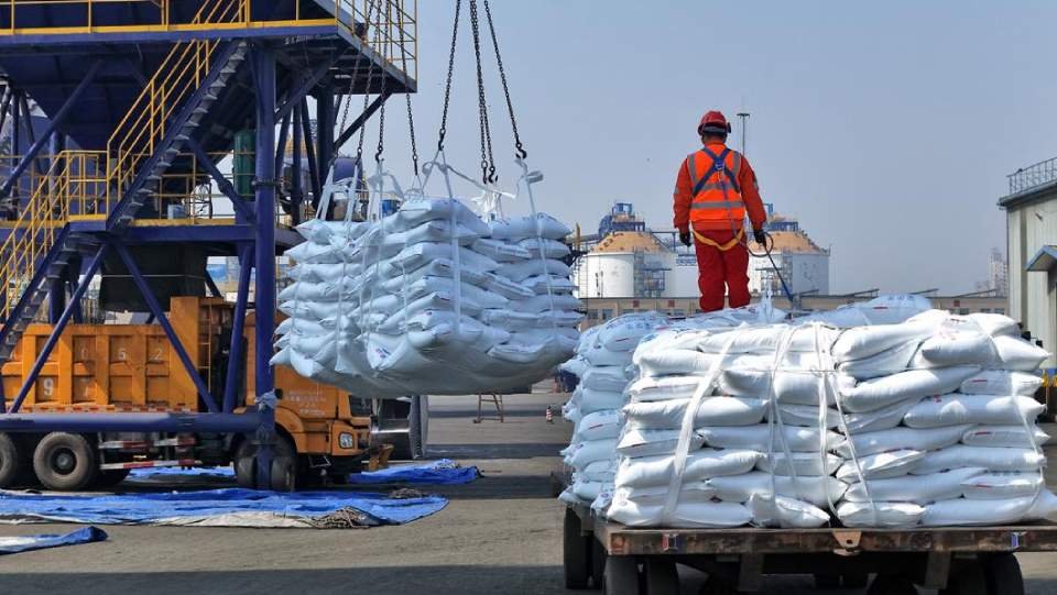 Urea and Sulphur Sourcing: Alternative Origins For Bulk Buyers.Granular Sulphur and Urea Import Guide: What Industrial and Agricultural Buyers Must Know in 2026. Global agricultural commodity trade network connecting bulk buyers with verified suppliers for wheat, sugar, edible oils, rice and halal meat. ruwad al tasaheel business llc